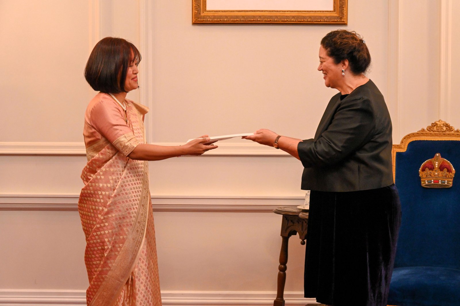 High Commissioner Ms Muanpuii Saiawi presented her Letter of Credence to Her Excellency The Right Hon’ble Dame Cindy Kiro, Governor-General of New Zealand who conveyed her best wishes for the assignment.