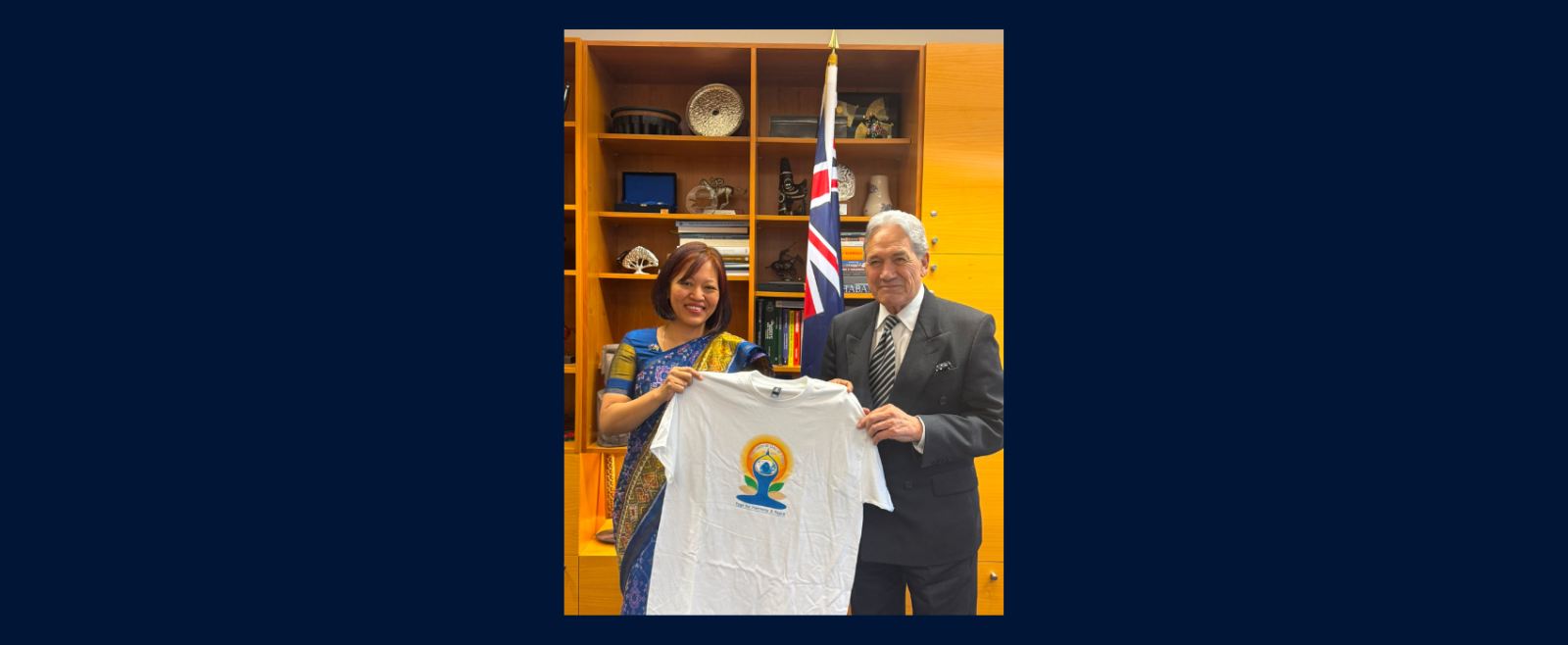 High Commissioner called on Rt. Hon. Winston Peters, Foreign Minister of New Zealand, and presented an IDY T-shirt